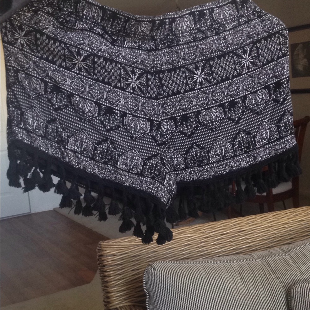 Mine black and white shorts w/ Pom poms